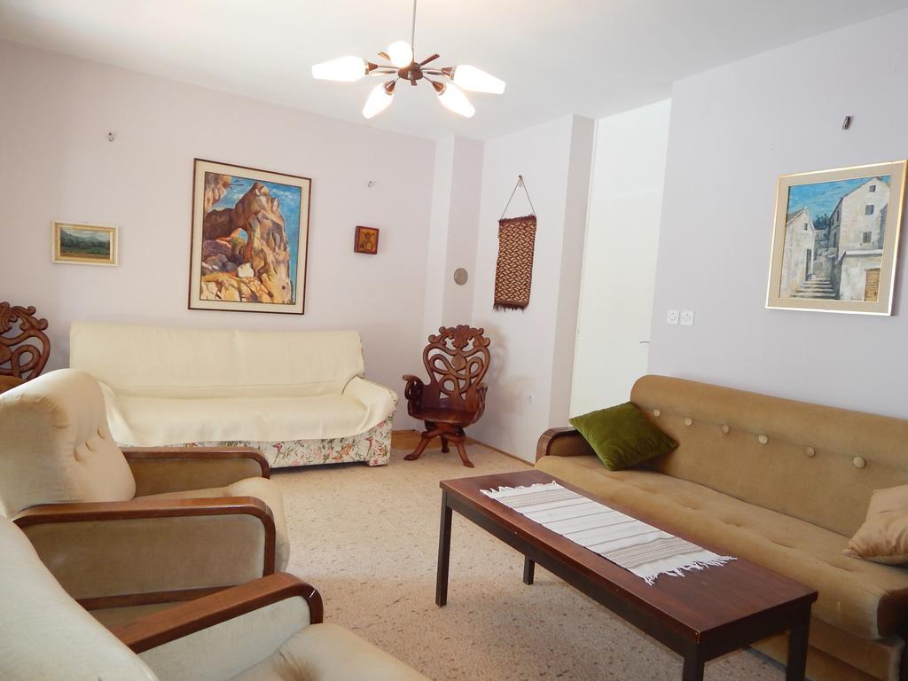 Maristika Apartment *